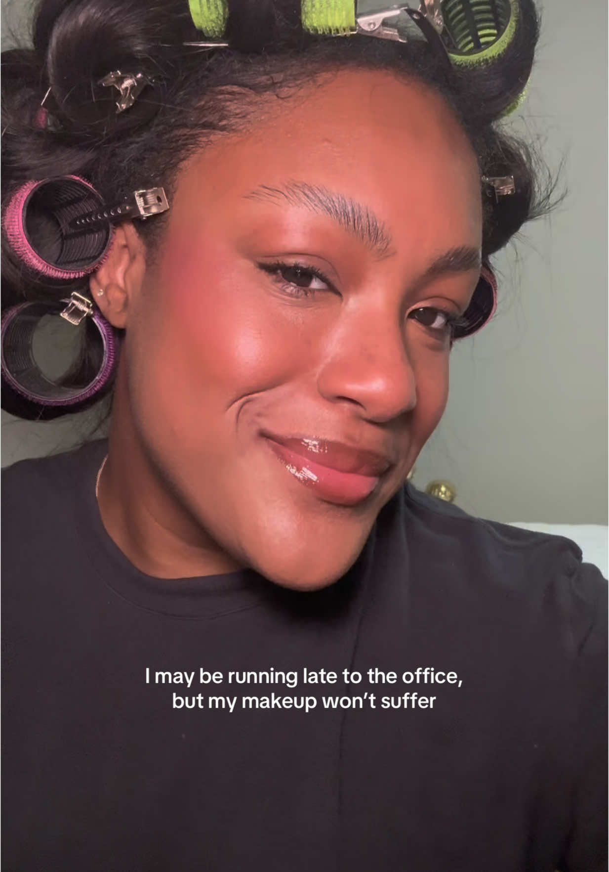 even when I’m running late, I’m not going to the office without doing my everyday makeup routine 😂💕 #makeup #everdaymakeup #officemakeup #grwm  brands used: @rhode skin  @INNBEAUTY PROJECT   @Bubble Skincare  @REFY   @Iconic London  @Saie  @Kosas  @MERIT Beauty  @Huda Beauty  @tarte cosmetics  @milkmakeup  @SHISEIDO 