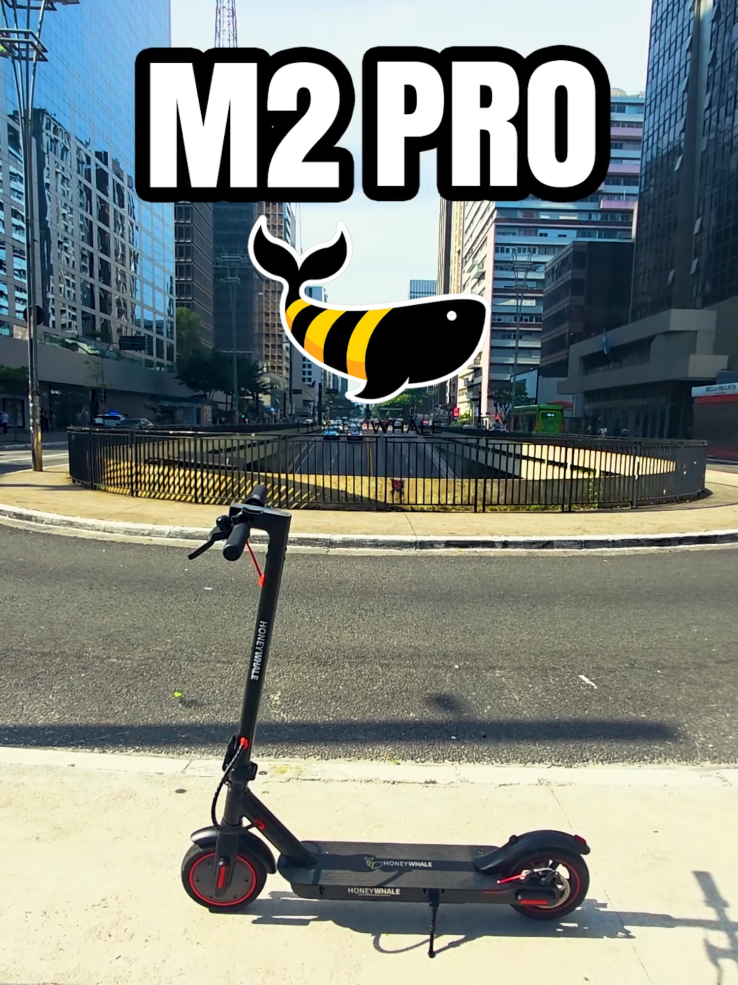 🚦💨 O futuro chegou na Avenida Paulista! Conheça o HONEYWHALE M2 PRO 🛴⚡ — potência, estilo e autonomia em um só patinete! Ideal pra quem quer agilidade no trânsito, com muito design e tecnologia! 💥 🌇 Mobilidade inteligente começa aqui. #honeywhalebr #avenidapaulista #MobilidadeElétrica #patineteelétrico