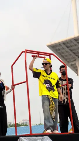 Bạn gì ơii #CAPTAINBOY 
