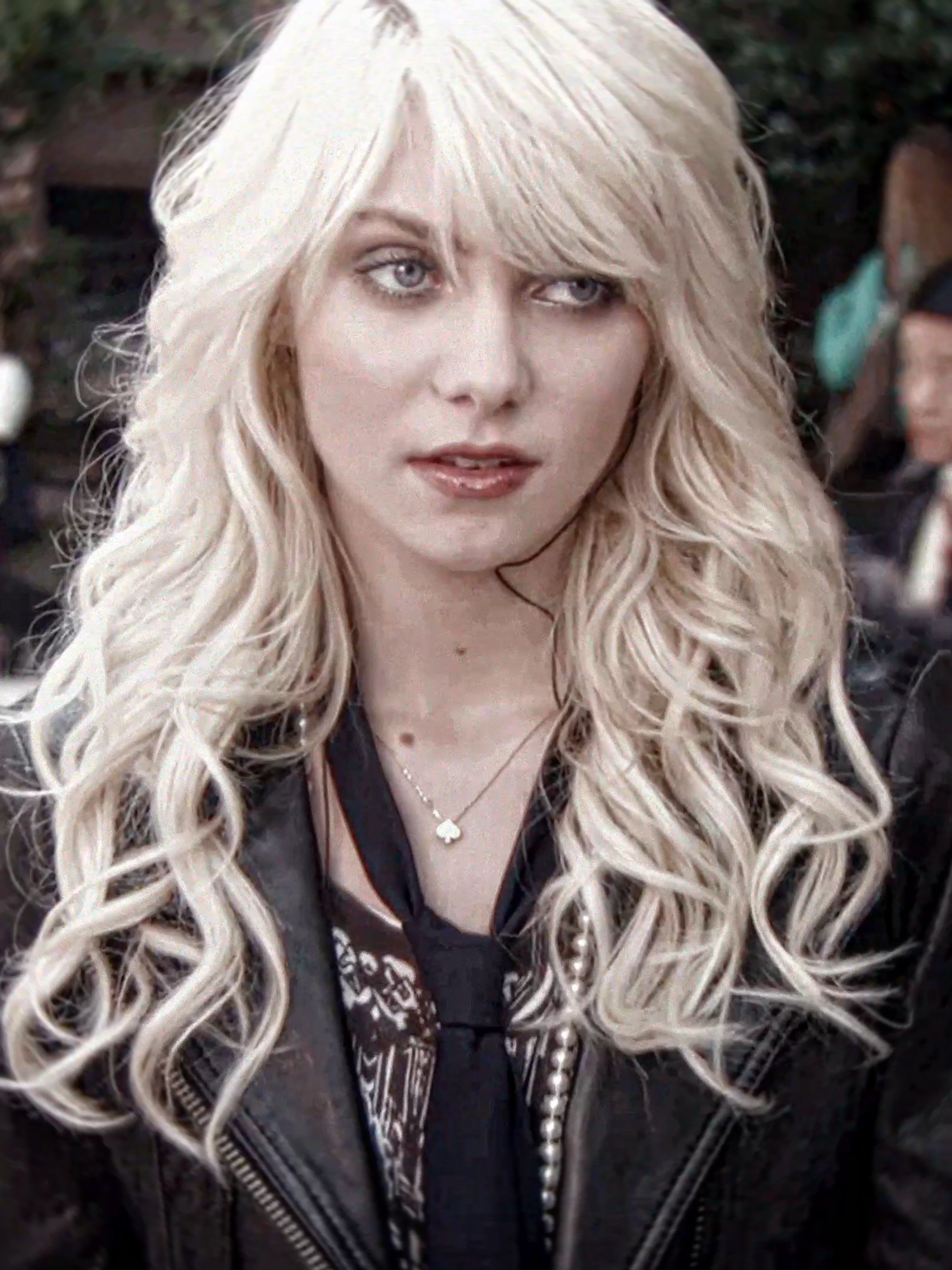 goth princess | scp: pe7 | #alightmotion #jennyhumphrey #jennyhumphreyedit #taylormomsen #taylormomsenedit #gossipgirl #gossipgirledit #gossipgirledits #edit #edits #aesthetic #aestheticedits #fyp #foryou #viral #trend #editaudios #chaseicon #serenavanderwoodsen #blakelively #bubblegum | FAKE EVERYTHING !! ORIGINAL CONTENT !!