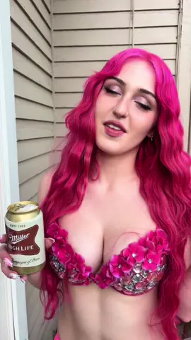 Rule number one about my birthday party: no one look closely at my extentions (also I miscounted to many times) #sydrosalee #21stbirthday #drinkingaroundtheworld #epcotball 