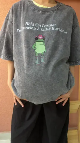This lil cowboy frog… was the hero of my summer pregnancy 🐸🤠 