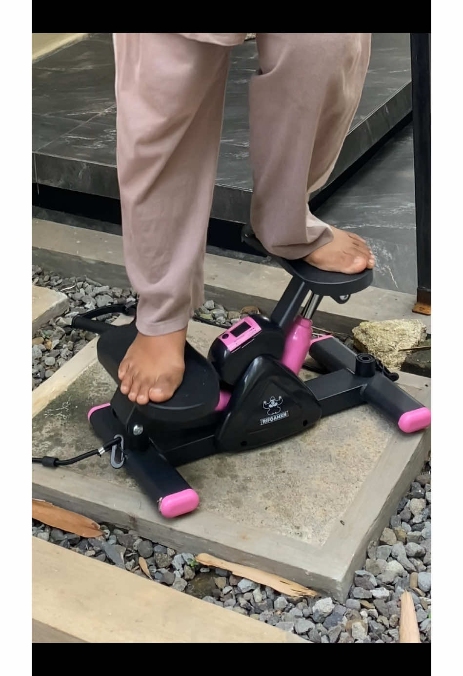 #alatolahraga #ministepper #ministepperworkout #alatolahragamurah #rekomendasialatolahraga #vstepper #minisidestepper #olahragadirumah 