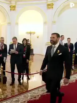 ✊🇳🇮🇷🇺 Presidente Vladimir Putin saluda al Compañero Laureano Ortega tras recepción del Día de la Victoria