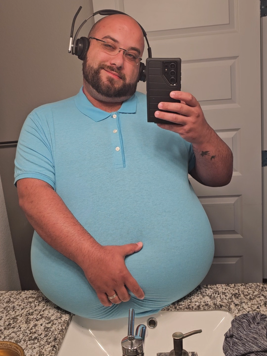 Caught a glimpse of what I could look like… if I really let go. Just imagine this belly was real—four times the size and begging for more. #BellyPlay #InflationVibes #WhatIf #BigBellyEnergy #MirrorMoment #ThickTok #FantasyBody #AltTok #CurvyVisuals 