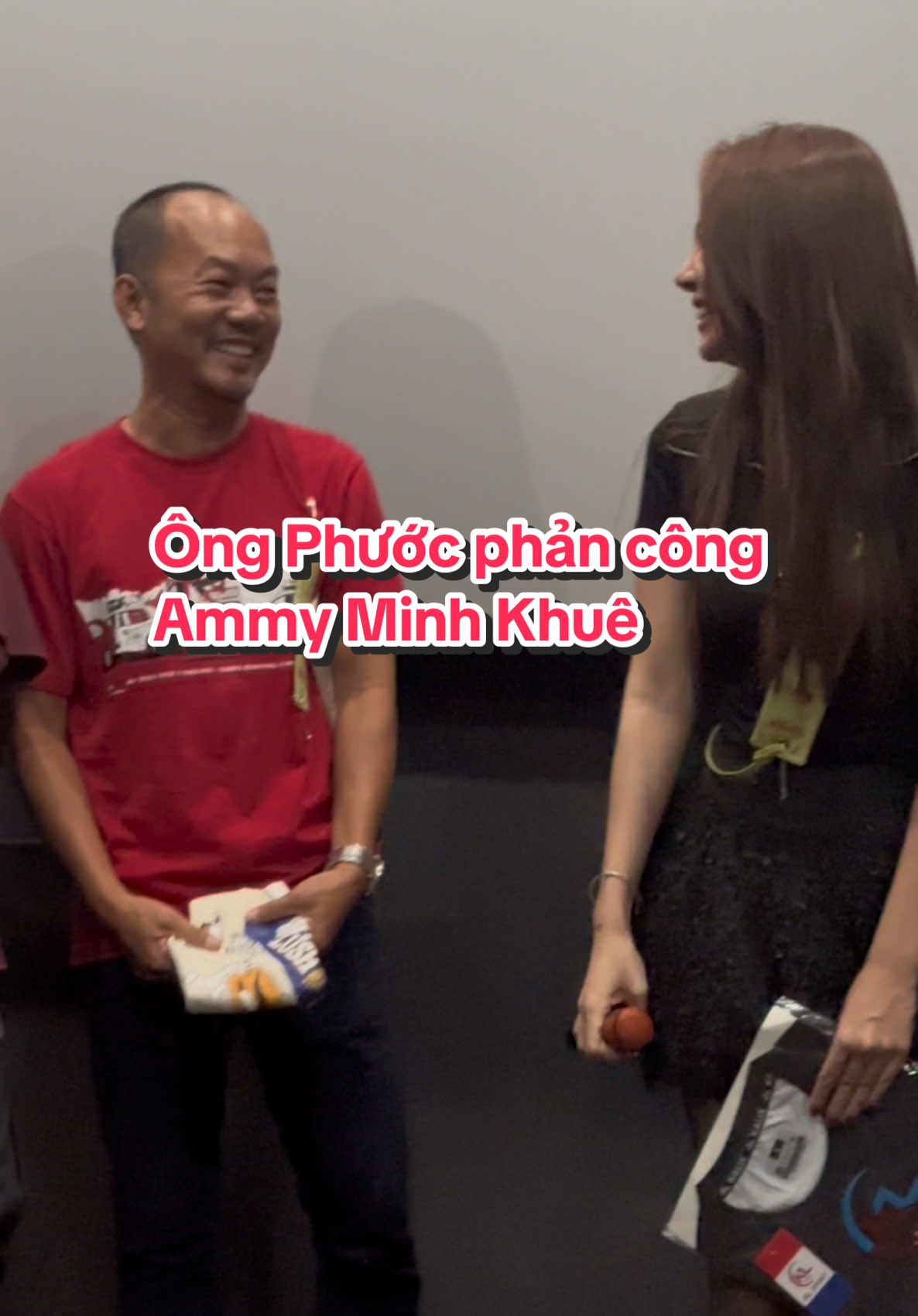 Cứ canh tới phần tôi giới thiệu là ổng nhại giọng tôi. Bảo sao tôi không phỏng vấn “tóc” đi ha! #latmat8 #ammyminhkhue #minhkhue #ammy #vongtaynang #mẹThanhLM8 #longdeptrai #ongPhuocLM8 #lyhaiproduction 