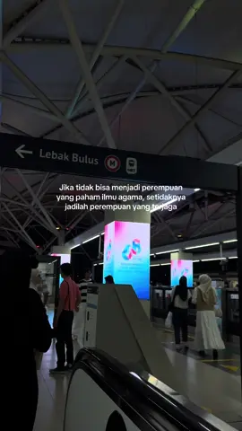 Kita usahakan menjadi salah satu atau keduanya ❤️‍🩹 #selflove #muslimah #reminder #f 