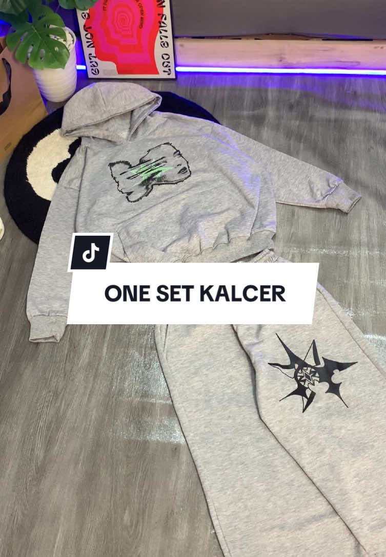 Tampil kalcer ga harus yang mahal🤩🤙🏻 #hoodiebox #sweatpants #rekomendasioutfit #inspirationoutfit #fyp #outfitmurah 