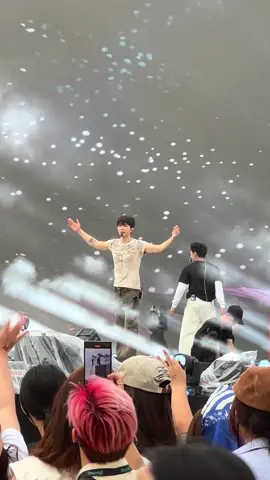 Mai lấp đầy SVĐ cho anh tuiii #atshconcert #atus #soundcheck 