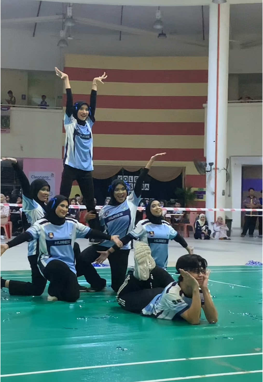 despite only one week of practice, we managed to win a gold medal 🥇 #aerodance #uitmpalam #fyp #hurespalam #CapCut #KPD2025