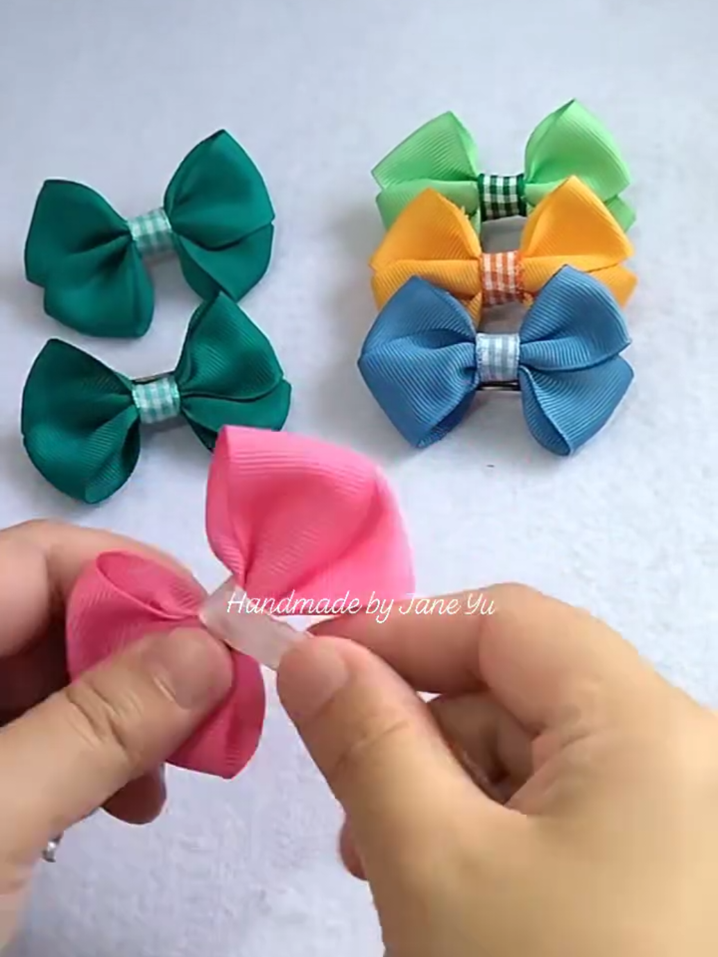 ✨ French Barrette Clips | Plain Grosgrain Ribbons with Gingham Lace ✨ #Tutorial #GrosgrainHairBows #RibbonBarretteClips #HandmadeHairAccessories #JaneYuineCrafts 