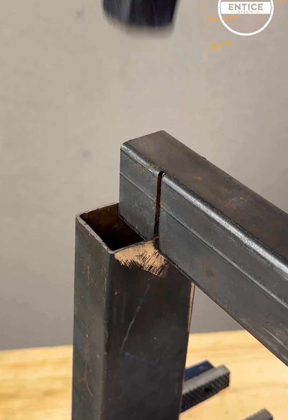 Metal joint trick #metalwork #trick #hack #easy 