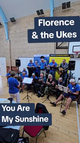 Florence and the Ukes kicking off our Open Mic Night with a cover of You Are My Sunshine 🎙🎶🎸