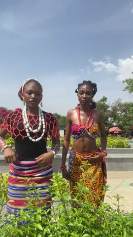 Dancetok but make it Igbo🤭 with @Mæra🍒 