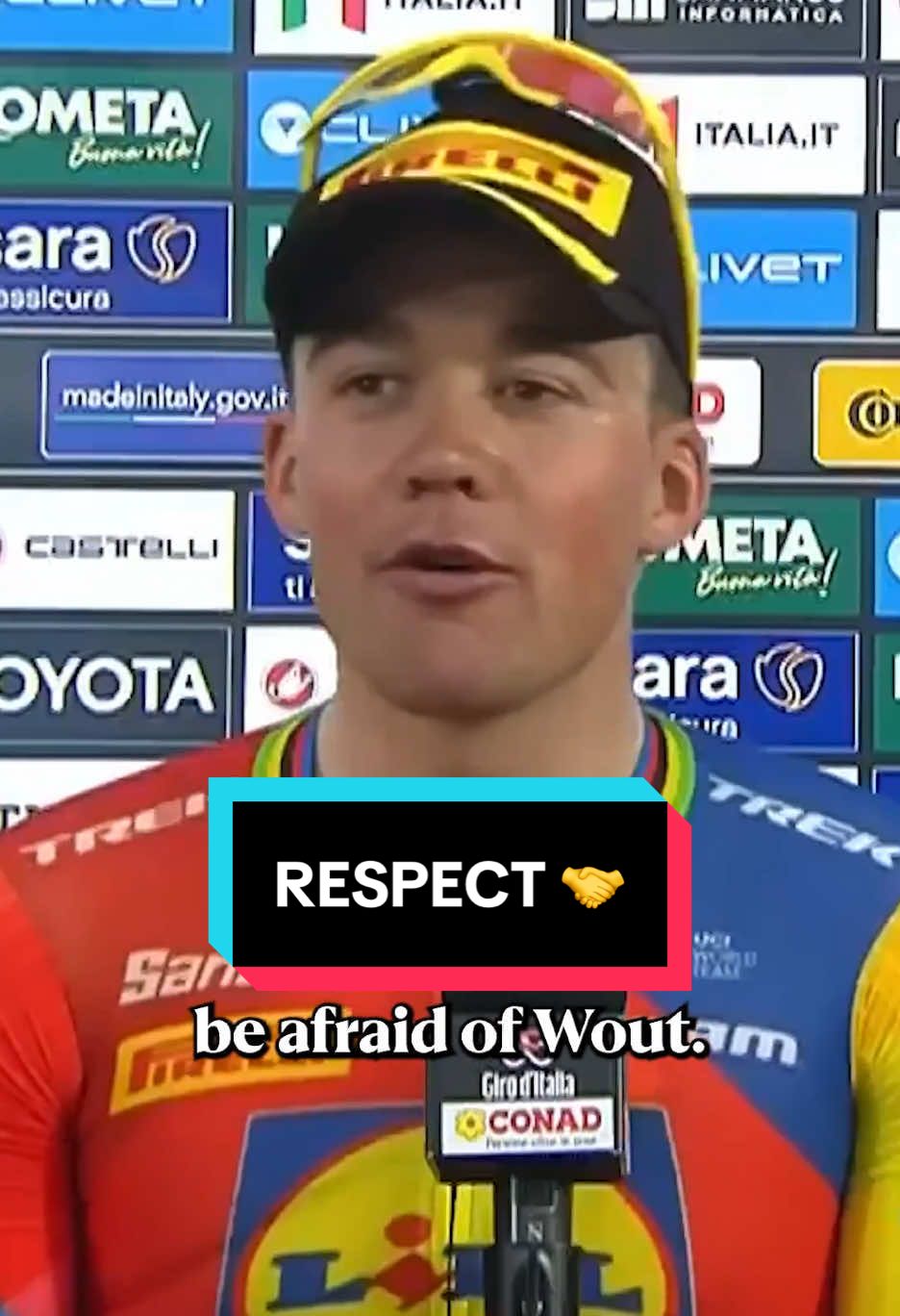 “You always have to be afraid of Wout van Aert!” 👀 Mads Pedersen was delighted with the perfect finish on Stage 1 of the Giro d’Italia after a fierce battle with Van Aert! 🤝 #cycling #roadcycling #giroditalia 
