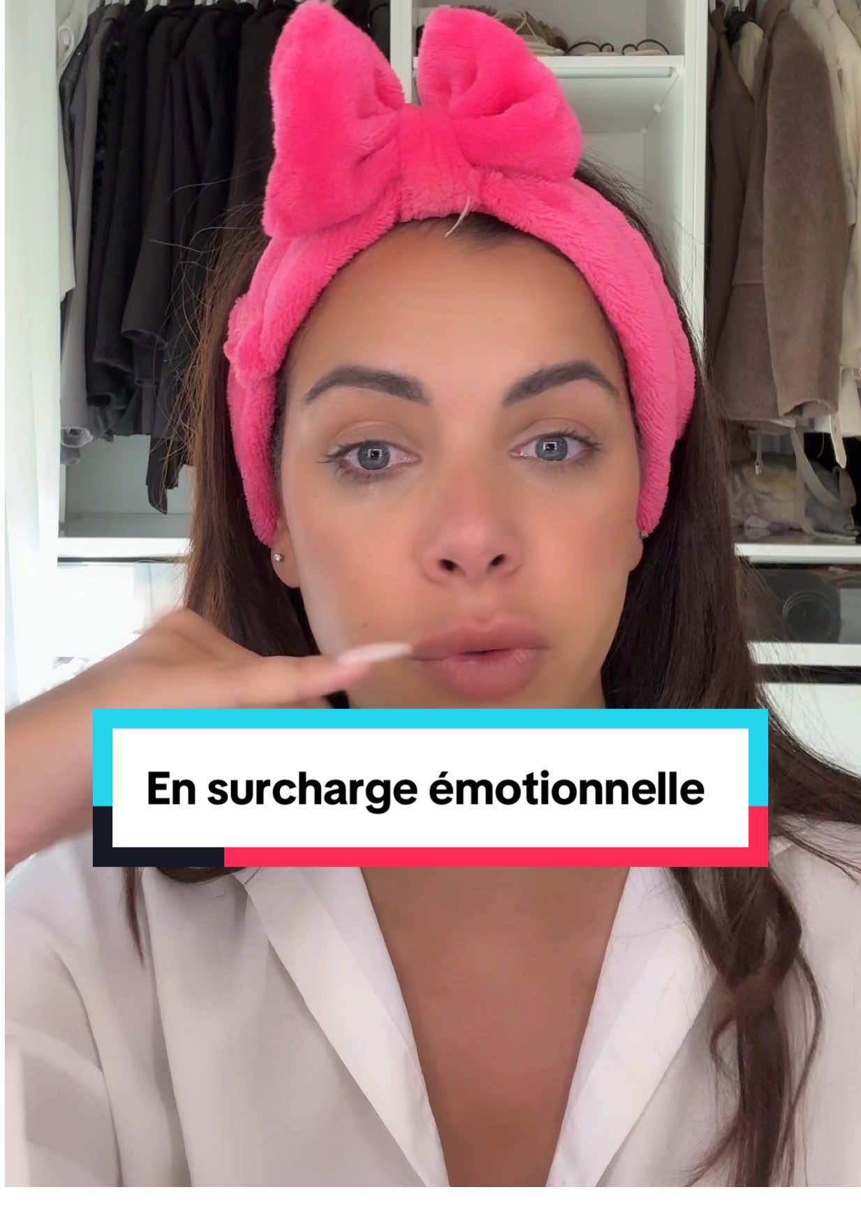 Svp dites moi que je suis pas la seule ! J’en ai marre de l’enchaînement de mauvaises news et de problèmes !  Je suis FATIGUÉE 😔 Merci @Caudalie pour cette parfaite night Skincare baume au 🤍 * produits offerts 