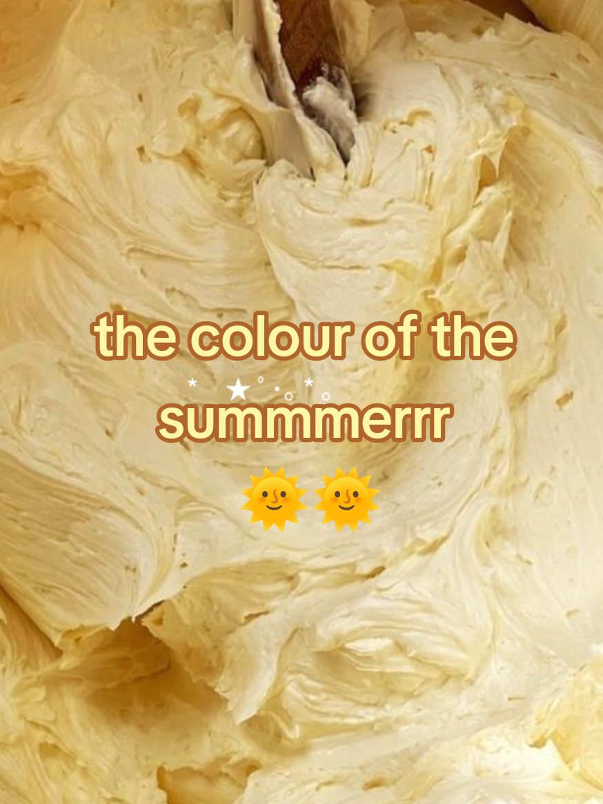 butter yellow has my heart 💛🌟 #butteryellow #yellow #Summer #colourofthesummer #season #asthetic #flowergirl 