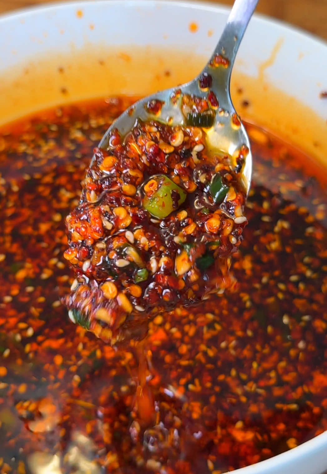 Homemade Chili Oil 𝐅𝐔𝐋𝐋 𝐑𝐄𝐂𝐈𝐏𝐄 𝐎𝐍 𝐌𝐘 𝐁𝐋𝐎𝐆 𝐃𝐫𝐯𝐞𝐠𝐚𝐧𝐛𝐥𝐨𝐠 𝐝𝐨𝐭 𝐜𝐨𝐦 (𝐋𝐈𝐍𝐊 𝐈𝐍 𝐌𝐘 𝐁𝐈𝐎)   ⠀ #spicysauce #veggierecipes #chilioil #potato #vegan #chili #veganrecipes #condiment #condiments #healthyfood #simplesalad #easymeals #vegetarianrecipe #weeknightmeals #roastedveggies #healthylifestyle #veganfood #veganrecipe #veganerezepte #healthy #roastedveggies #healthyrecipes #chilioil🌶 #healthydinner #healthymeals #healthyeating #healthyfood #healthyrecipes #sheetpandinner #healthyrecipe #vegandinner #vegan 