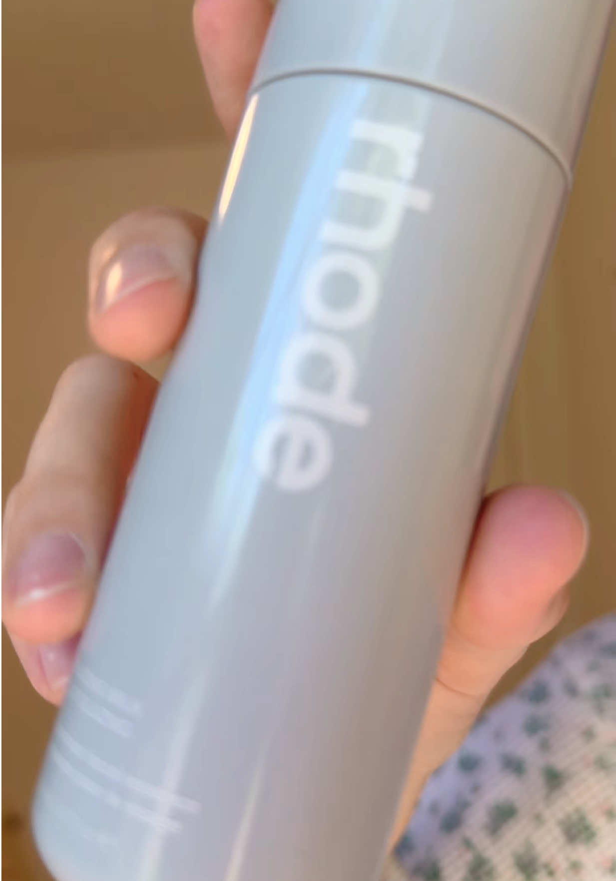 My skin lives for this glow—Rhode is that clean girl essential. #rhodeskin #grwm  #dewyskin  #glowroutine  #rhodeskindaily  #cleanlookedit  @rhode skin  #CapCut 