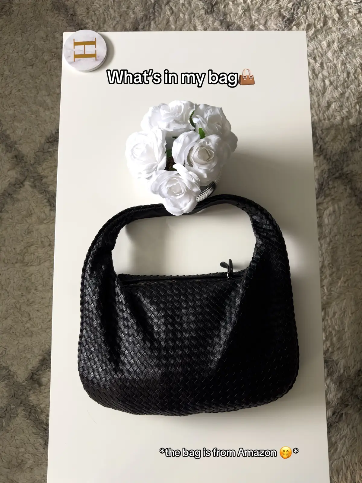The perfect amount of stuff I think 🙂‍↕️ #whatsinmybag #whatsinmypurse #everydayessentials #bagcheck #justgirlythings #imjustagirl #fyp #nycblogger #girlhood #beingagirl #amazonfinds 