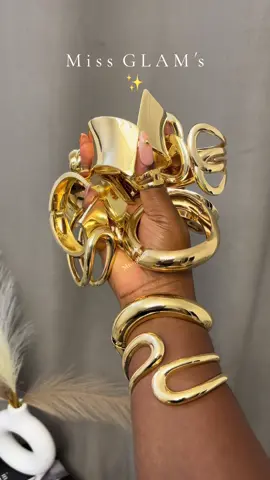 Mes bracelets sont magnifiques 🤩 ✨ 📞: 0708612918  #cotedivoire🇨🇮 #pourtoi #tiktokviral #videoviral 