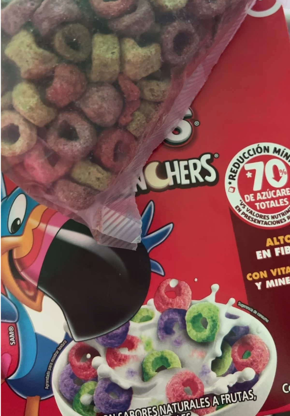 Hahaha regreso Sam el Tucán pero el color & el sabor ya nooo haha chequen que traigan los sellitos lol xD #cereal #frootloops #kelloggs #noporfavor #haha #🥣 #toucansam #lol 