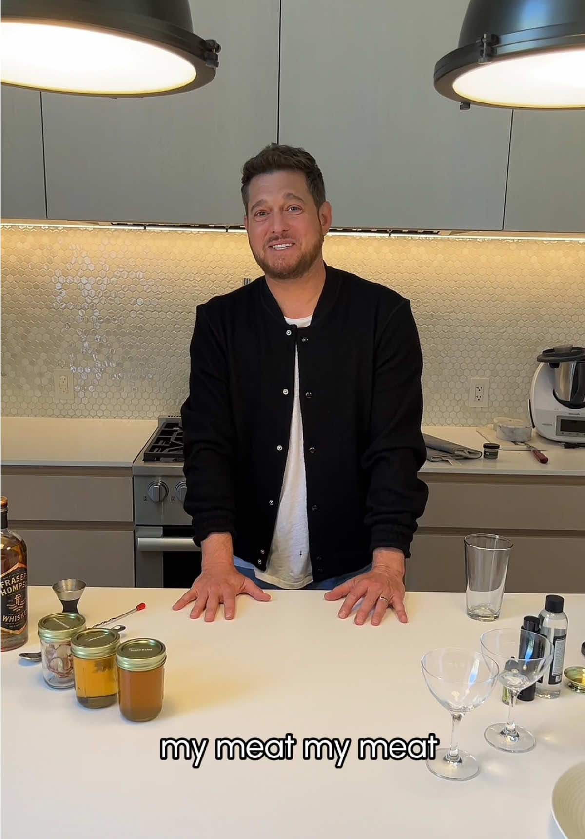 Perry’s seven-finger high pork chop and a Bubbly Bublé-made with @F & T whiskey. Hell yes! It’s so easy even a Bublé can do it. Or, let the experts @Perry’s Steakhouse do it for you. Either way, delicious. #PerrysOnlineMarket