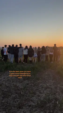 leons saggy bottoms😀#fyp #friendshipgoals #sunsets #out #bestfriend 
