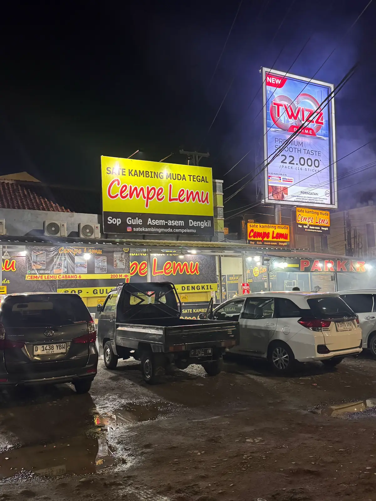 selalu nyempetin mampir makan ini kalau berangkat/pulang dari Jogja..🥺 fyi, cabang Cempe Lemu yg exit tol Tegal ini buka sampe jam 02.30 malam yaa gaiss, cobaiiiinn enak banget👌🏼 #satekambingmuda #kulinertegal #cempelemu 