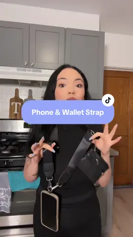 No more digging in my bag—this clip-and-go strap changed the game #ClipAndGo #PhoneStrapHack #TikTokFinds #WalletStrap #everydayessentials 