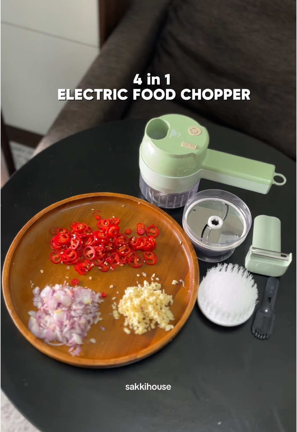 akhirnya punya juga food chopper viral ini 😍 dah sekarang ga ribet kalau mau iris tipis perbumbuan, ga drama nangis2 lagi pas ngiris bawang 😂 #foodchopper #chopper #4in1chopper #tnw #choppermurah #choppermultifungsi #murahbanget 