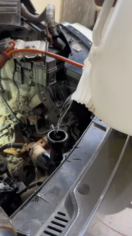 Por qué usar anticongelante en vez de agua #mecanica #autos #taller