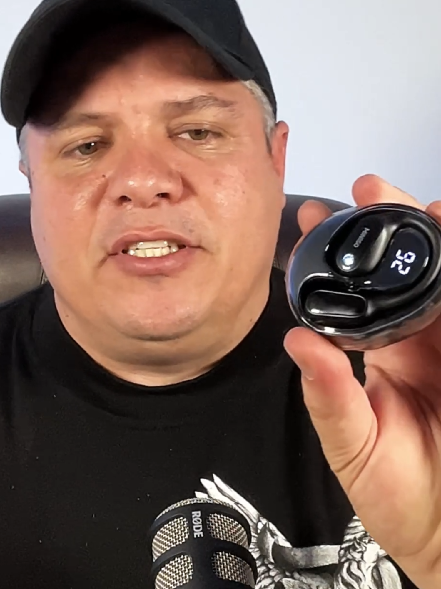 Auriculares con traductor de idiomas, con IA en tiempo real, 135 idiomas, Bluetooth 6.0, pantalla LED, de oído abierto con aplicación, 60 horas de reproducción.