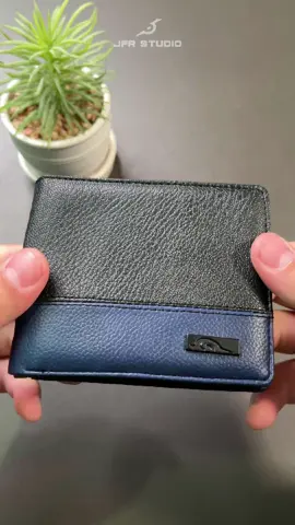 Dompet dual tone ini lagi promo loh JFers! buruan check keranjang kuningnya! #jfr #jenniferwallet #jfrstudio #dompetcowok #dompetjfr #doruwallet