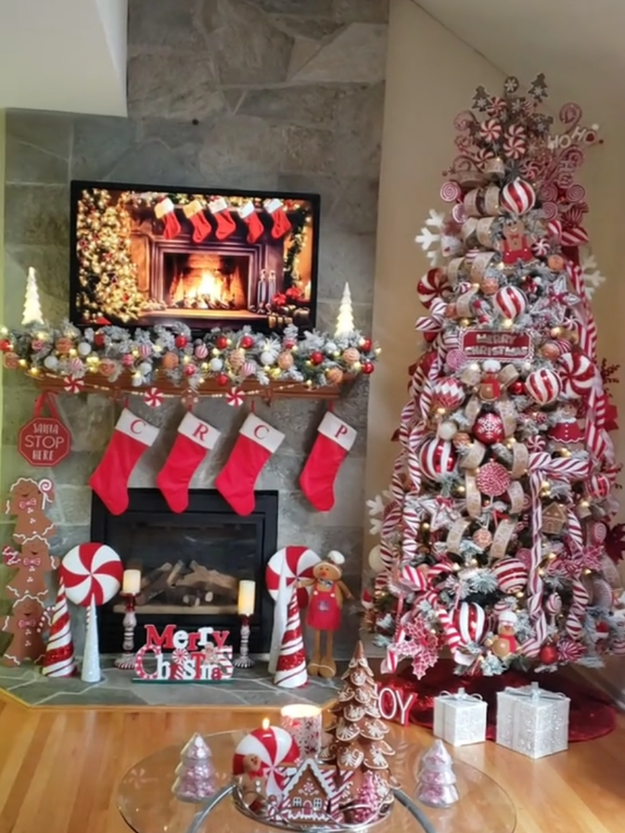 🤭🤫🎄🎄♥️♥️ the music lives rent free in my head too 😆  #christmasaesthetic #christmastiktok #christmastok #christmasdecor #christmas #holidaydecor #cozychristmas #cozytok #homeaesthetic #homedecor #fypシ #cozyaesthetic #nostalgic #nostalgicchristmas 
