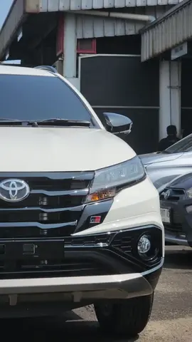Mobil paling laris di kelas SUV  Rush GR sport Putih ready stock All type all Warna Dp mulai 20% #fyp #lewatberanda #lewatberandafyp #toyota #otomotif #rush #toyotarush #rushtrd #rushgrsport #rushputih #rushterbaru #rush2025 #showroomtoyota #toyotacikupa #rushgr 