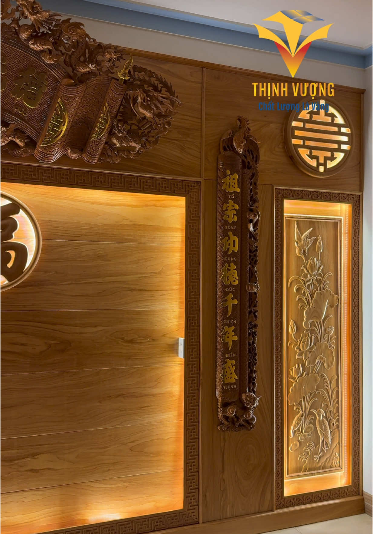 Bàn giao mẫu vách gỗ gõ đỏ phòng thờ gia tiên cho anh trai tại Yên Dũng Bắc Giang #thịnhvuongchatluonglavang #trangothinhvuong #xuhuong #tancodien #noithat #phongtho 