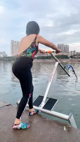 ▶️ BICICLETAS DE AGUA en China🇨🇳 #viralshorts #fyp #curiosidades #China #bicicleta 