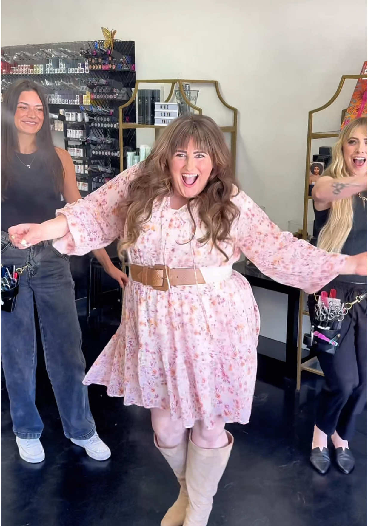 Big hair, full heart, and a beat I couldn’t ignore. Because Hairspray hits different when you’re in the chair @Amanda w/the Bangin Extensions  Inspo from the Queen @TaylaParx  #runandtellthat #hairspray #haritransformation #salonfun #amandamoncursalon #biggerthehairtheclosertogod #bighair 