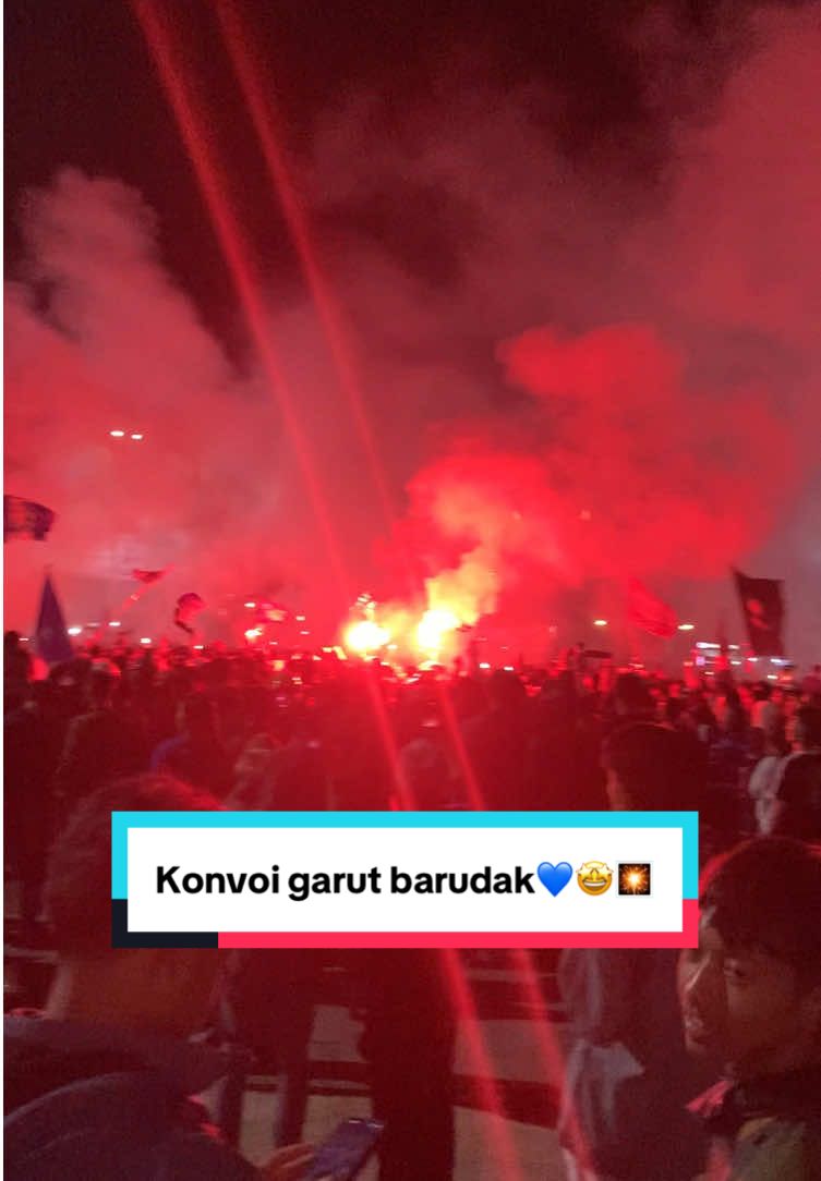 Sisa semalam Persib juara💙🥶🤙🏻 konvoi garut🎇 #persib #konvoipersib #konvoi #garutpride🔥 #alunalungarut #juara #boyy #viraltiktok #fypage 