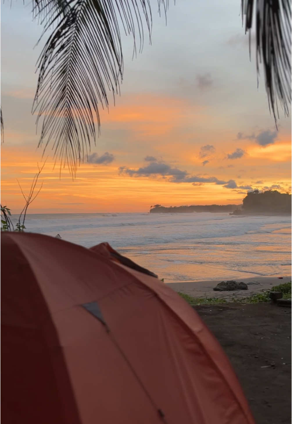 view di spot sunset geunaheun gini cuyy info reservasi sewa tenda penginapan hubungi 082126063471 #CapCut #madasaribeach #rekomendasiwisatapangandaran #madasari #penginapanmadasari #madasaricampview 