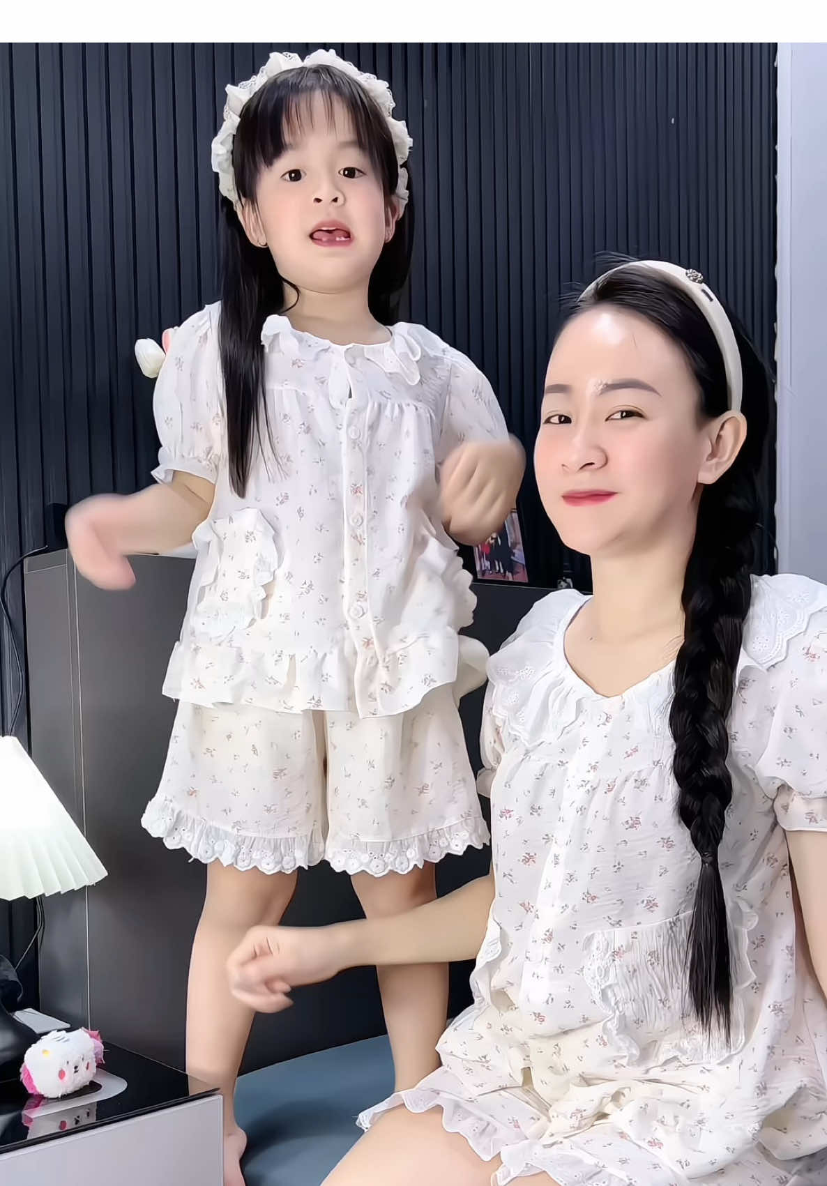 Mua set này mặc cặp với con đi mấy chị ơi #kenhcuatien #tientocdep #review #mebimsua #xuhuong #docuabe #dobegai #dobonu #mevabe