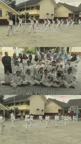 di masa itu....bahagia dan sukses d jalan masing2 ya....doa terbaik dimanapun kalian skr....🥰🥰 #padahariini #percayaproses #bahagiaitusederhana❤😍 #pencaksilat #silatindonesia #perisaidiri #kelatnasindonesiaperisaidiri #salambungasepasang #fyp 