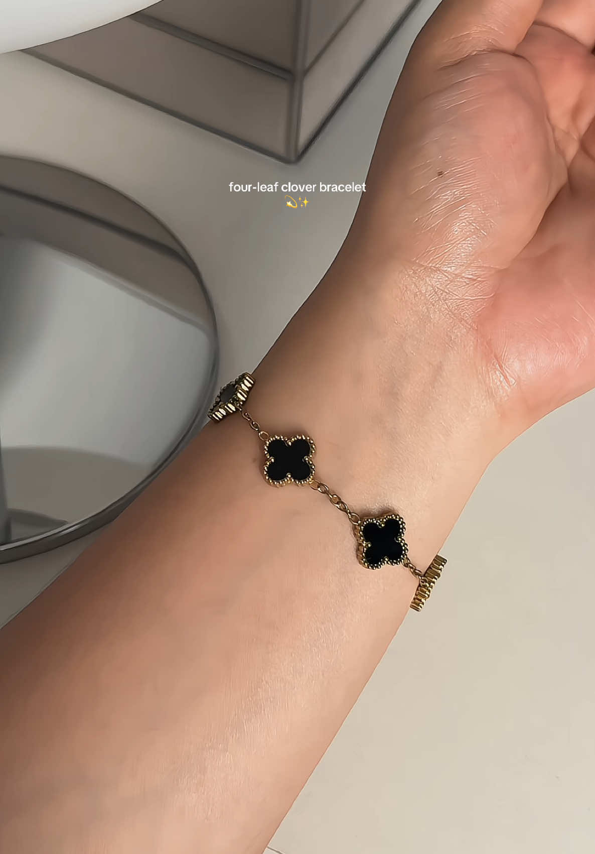 four-leaf clover bracelet hits diff 💫✨ #bracelet #cloverbracelet #bracelets #accessories 