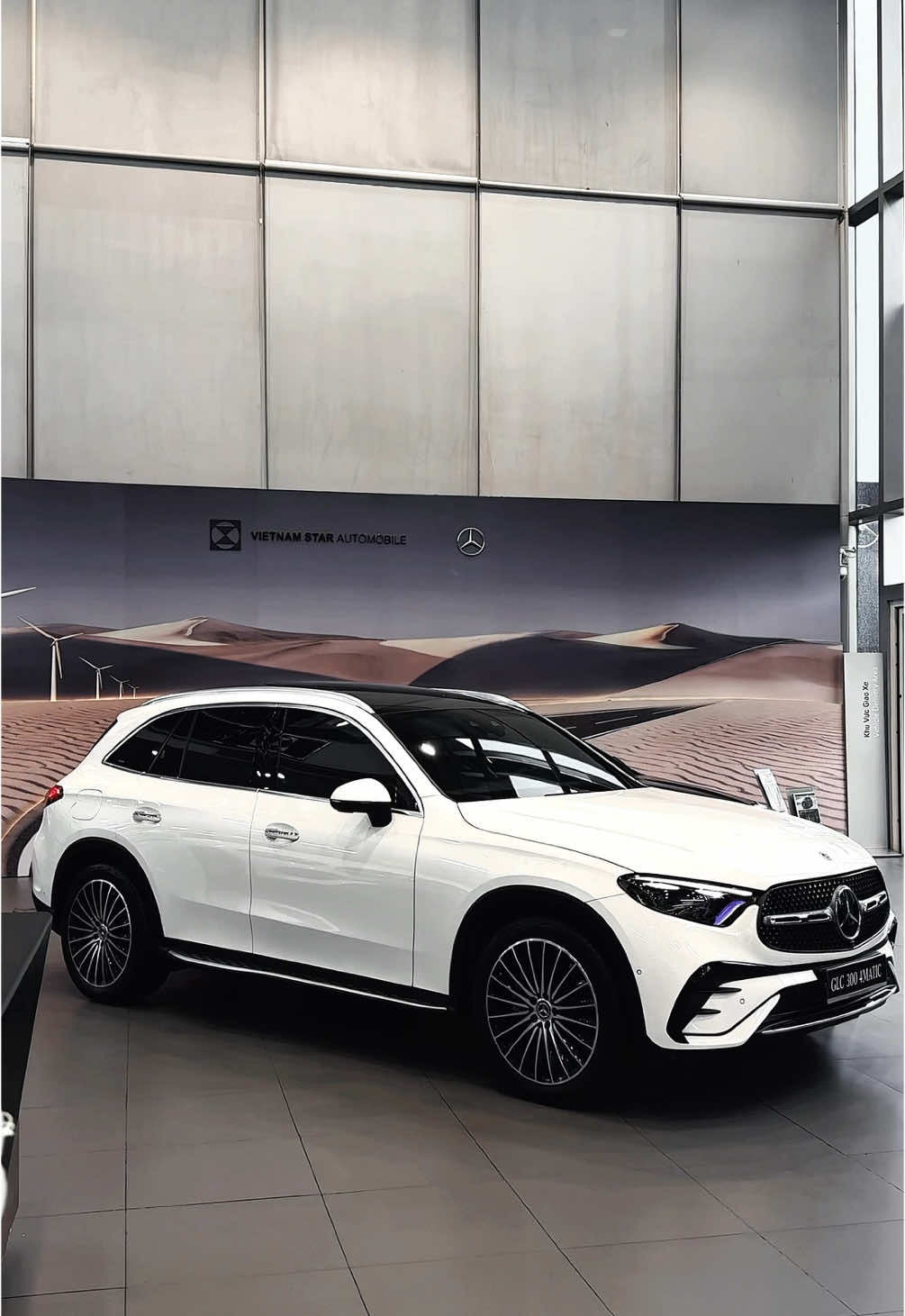 Bạn sẽ chọn Mercedes GLC 300 làm bạn đồng hành trong suốt chuyến hành trình chứ #mercedes #glc #glc300 #amg #fyp 