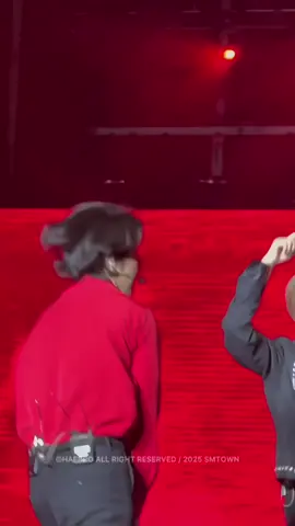 Donghae Menyala bngt pake baju merah🔥🔥 SM TOWN LIVE IN MEXICO 2025 #donghae#leedonghae#superjunior 