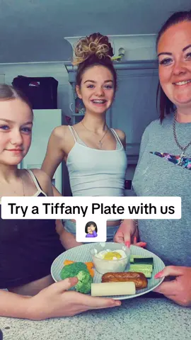 Come & try a Tiffany Plate with us 🤦🏻‍♀️ #comeandtry #tryingnewfoods #foodtrend #tiffany #tiffanyplate #tiktoktrend #tiktok #trending #fyp #foruyou #foryoupage❤️❤️ 