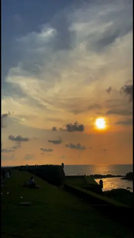 හැගුමෙන් වේවි හිතම නිරවුල්..😩💗 #capcut #Sky #100kviews #evening #haridu #clouds #sunset #gallefortsrilanka #backroundvideo #memories @P i N i @ɴᴇᴛʜᴍᴀ  💋ྀིྀིᥫ᭡ @❕Ƨ Ή Y Y 💋