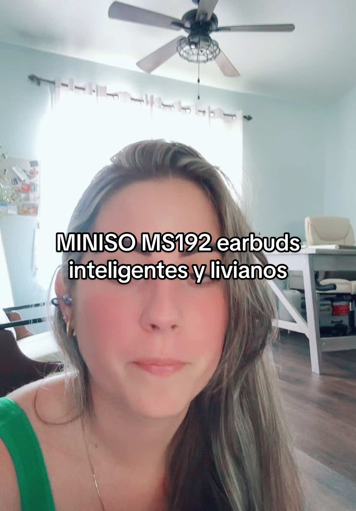 Traduce en tiempo real con estos earbuds inteligentes y livianos, ¡perfectos para viajes o reuniones! #MINISOAI #TraducciónInstantánea #EarbudsInteligentes #TikTokShop 