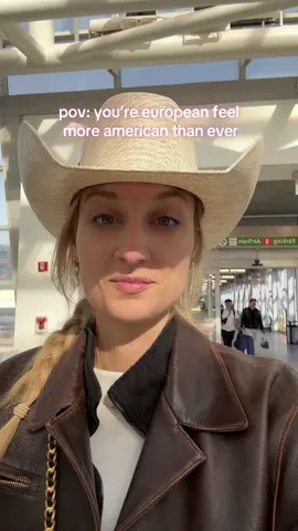 I used to make fun of americans now I walk around the airport with a bullhide hat  #fyp #foryou #american #european #OverskinLipCheck 